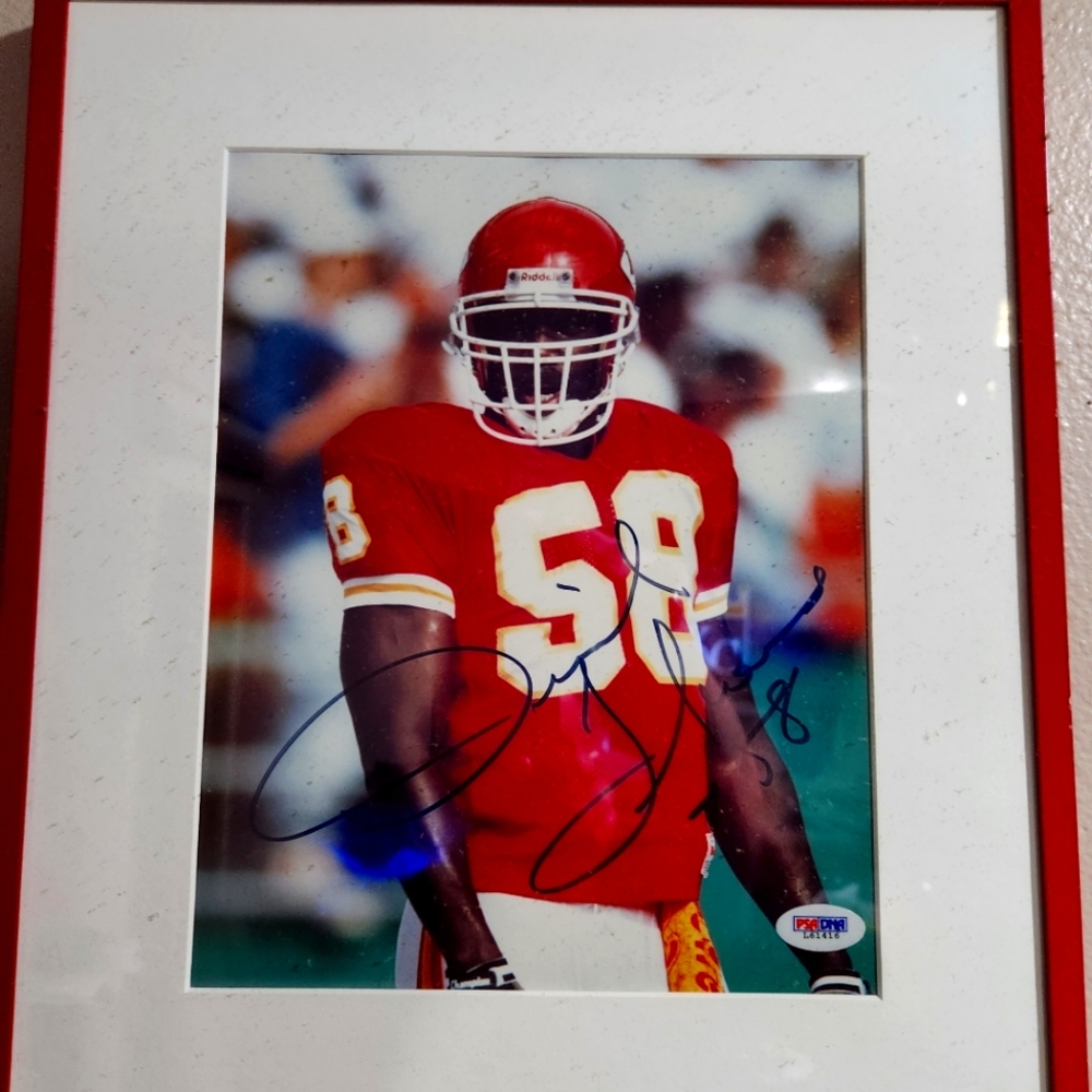 PSA/DNA 8×10 signed and framed Derrick thomas picture